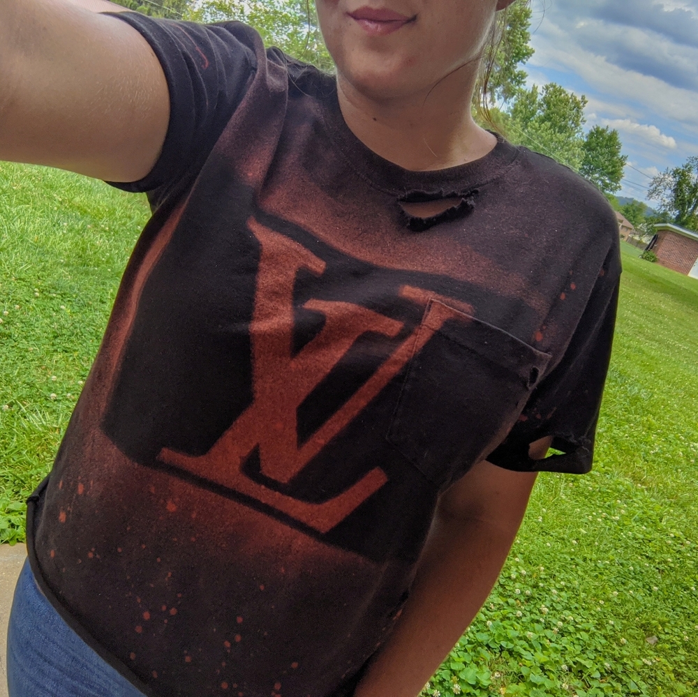 Custom bleached pocket T